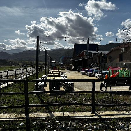 Bujtina Vjosa Hotel Memaliaj Екстериор снимка