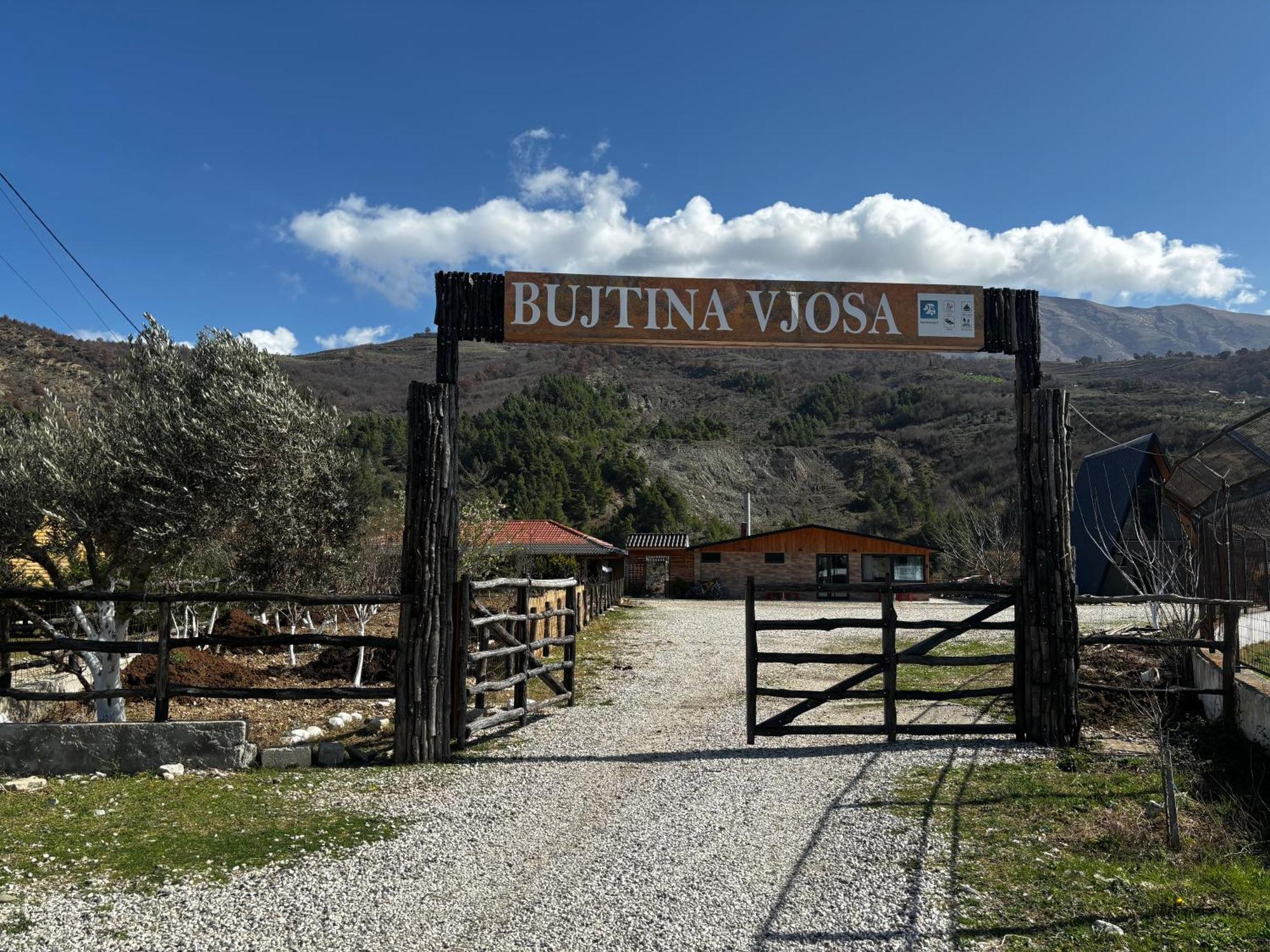 Bujtina Vjosa Hotel Memaliaj Екстериор снимка